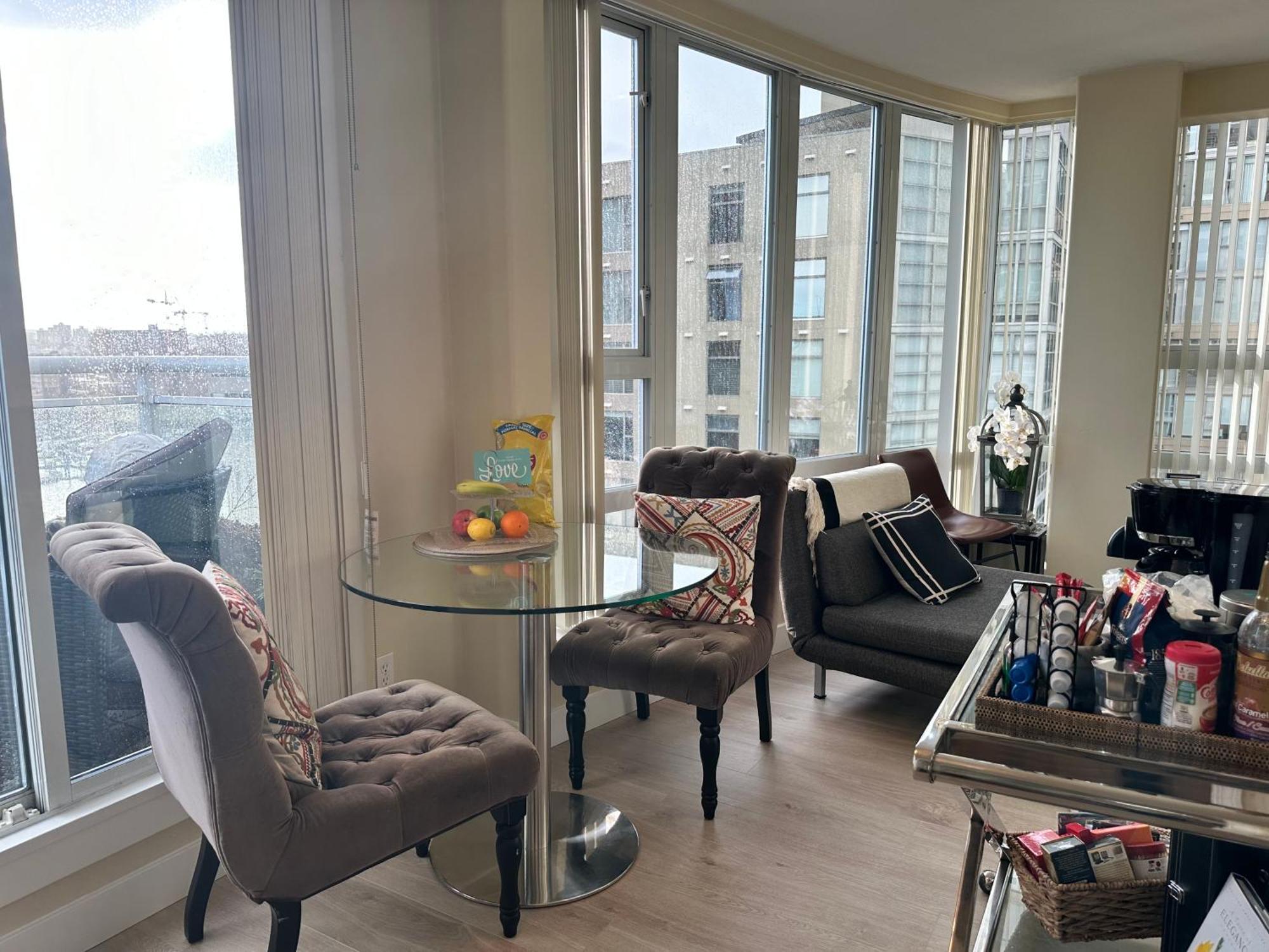 Penthouses Of Beach Ave Vancouver Exteriör bild