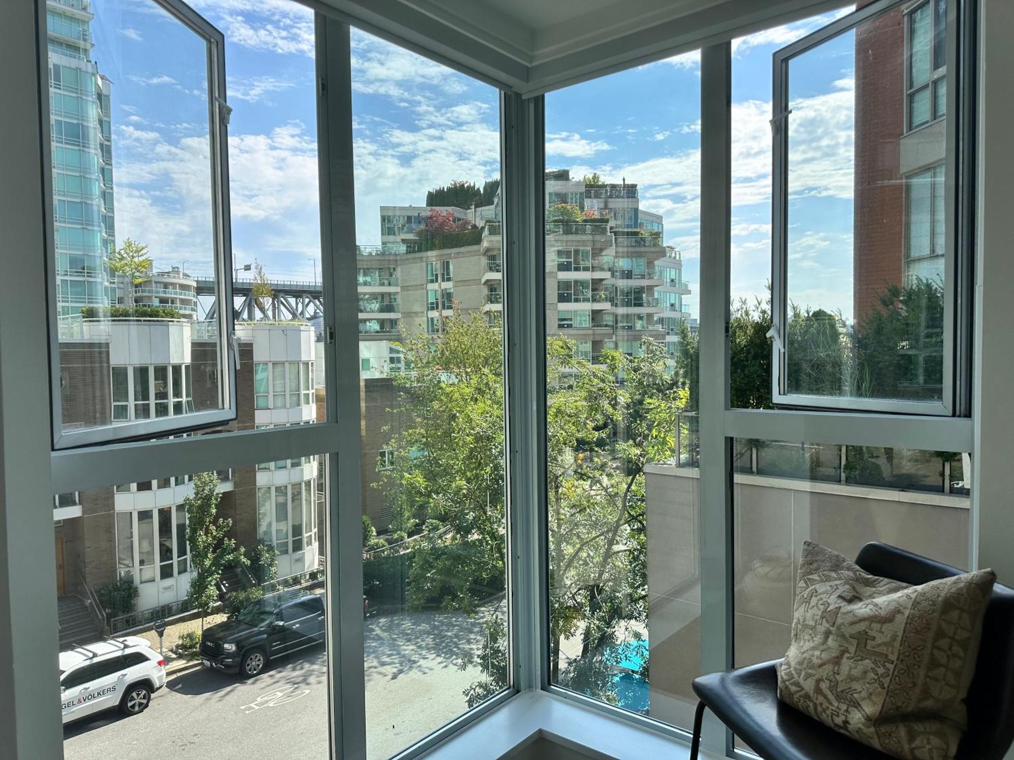 Penthouses Of Beach Ave Vancouver Exteriör bild